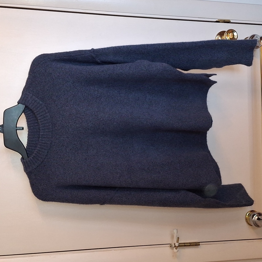 NWT American Eagle Outfitters Junior's Small Charcoal Crew Neck Cropped Sweater